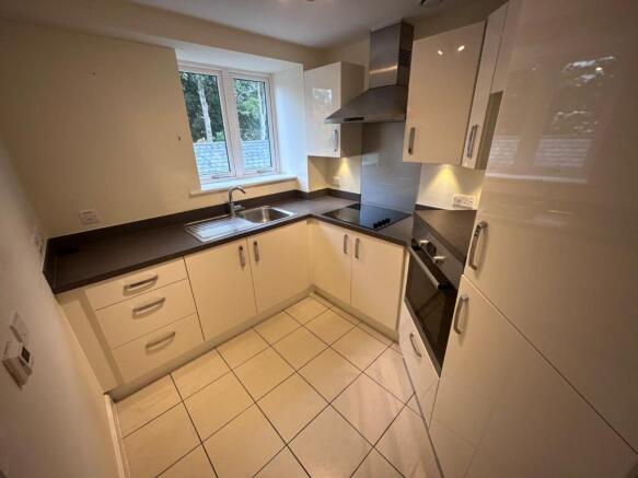 1 bed Retirement Property to rent Image 5