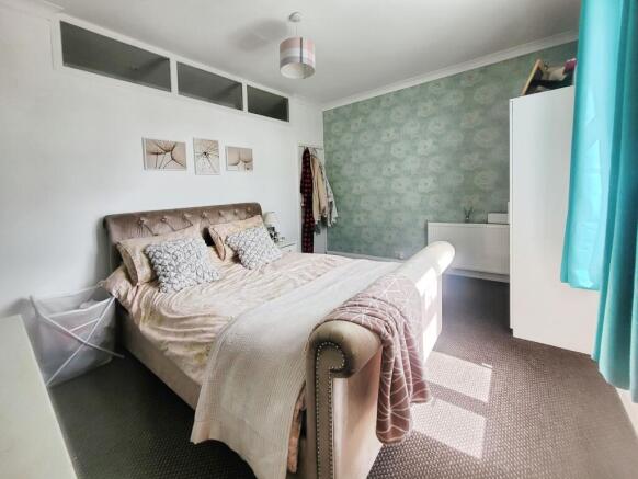 3 bed Terraced for sale Image 9
