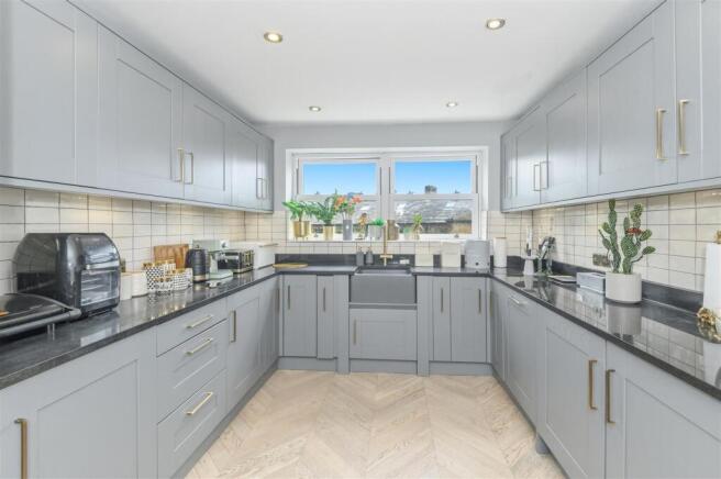6 bed End of Terrace for sale Image 12
