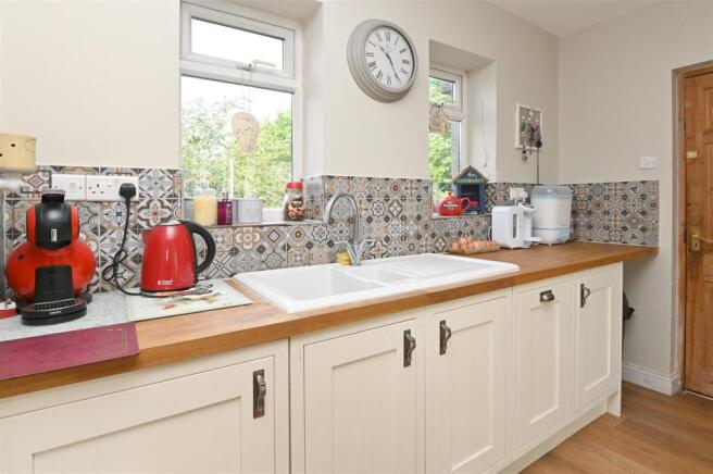 Kitchen - sink units.jpg