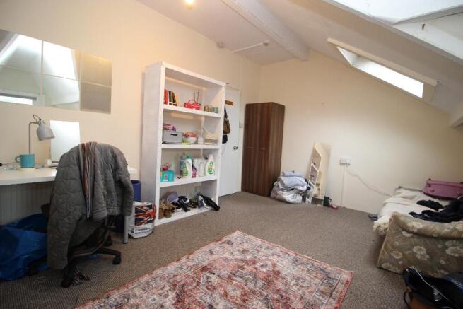 8 bed Terraced to rent Image 8