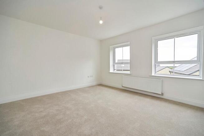 3 bed Semi-Detached for sale Image 9