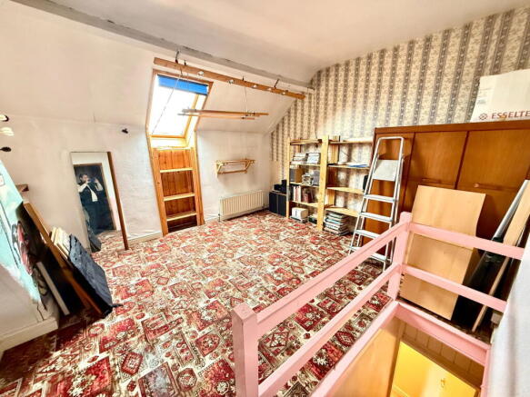 3 bed Terraced for sale Image 9