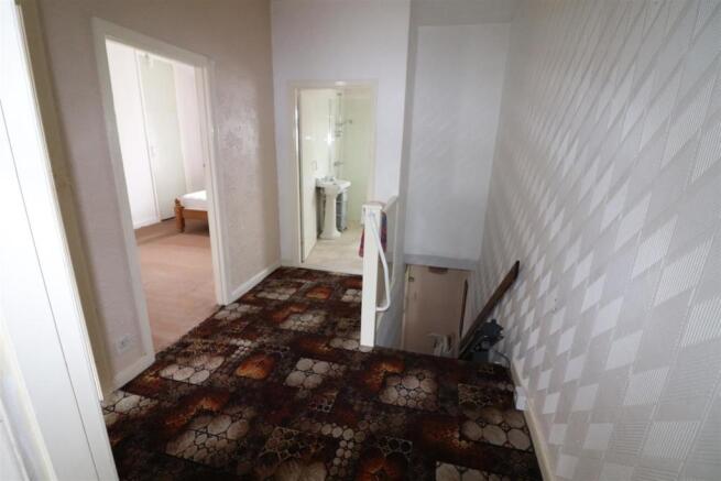 FIRST FLOOR LANDING