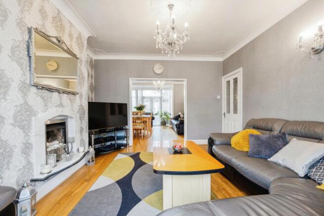 Lounge/Dining Room