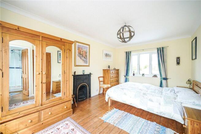 3 bed Detached for sale Image 8