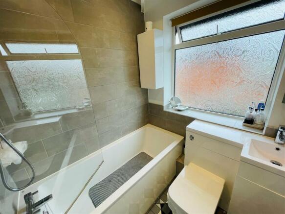 3theclosebath1.jpg