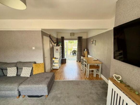 3 bed Town House for sale Image 5