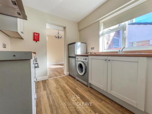 Kitchen 2.jpg