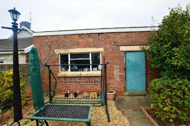 Outbuilding/Garage