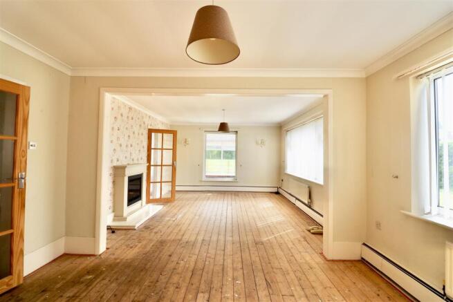 2 bed Detached Bungalow for sale Image 7