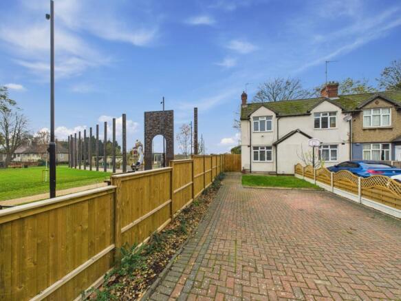 1. CAM04922G0-PR0084-STILL026