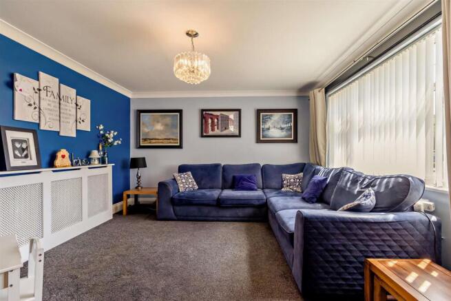 5 bed Semi-Detached for sale Image 6