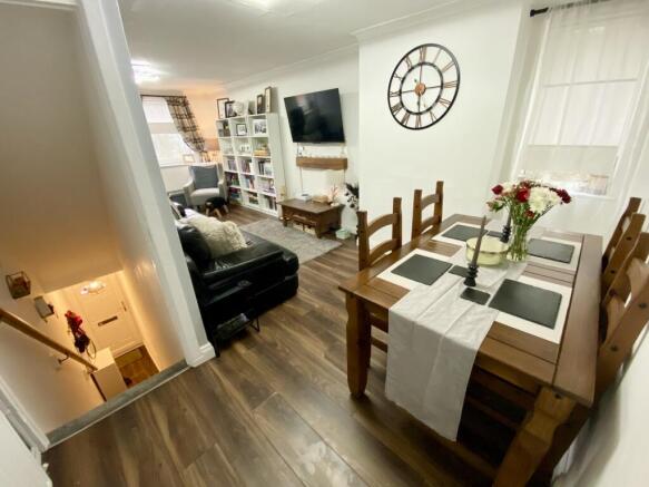 Lounge/Dining Room