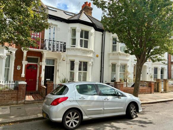 26 Rotherwood Road