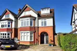 Flat B, 40, Effingham Road, Long Ditton, Surbiton KT6 5JY