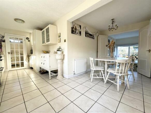 Family Dining Kitchen