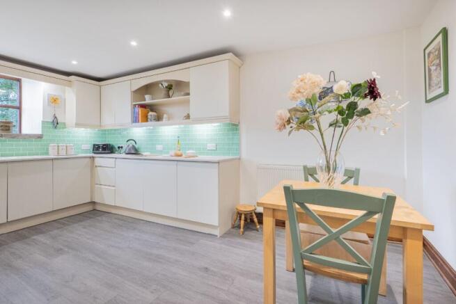 4 bed Cottage for sale Image 7