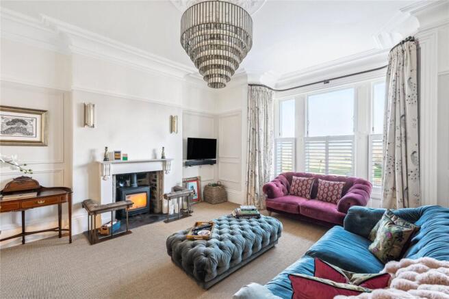6 bed Semi-Detached for sale Image 10