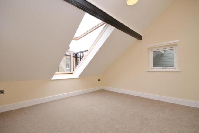 2 bed Apartment to rent Image 4
