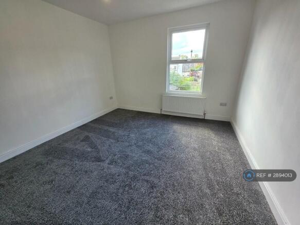 2 bed Terraced to rent Image 11