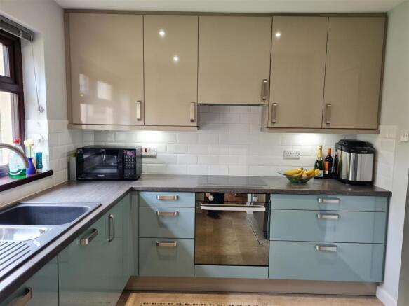 kitchen 3.jpg