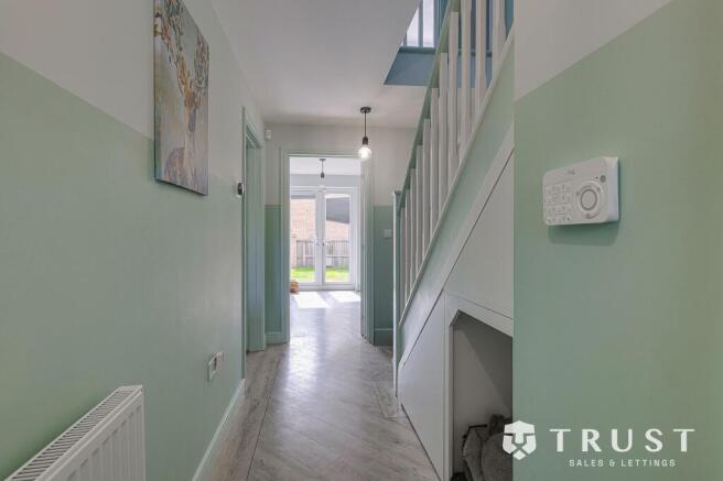 4 bed Detached for sale Image 9
