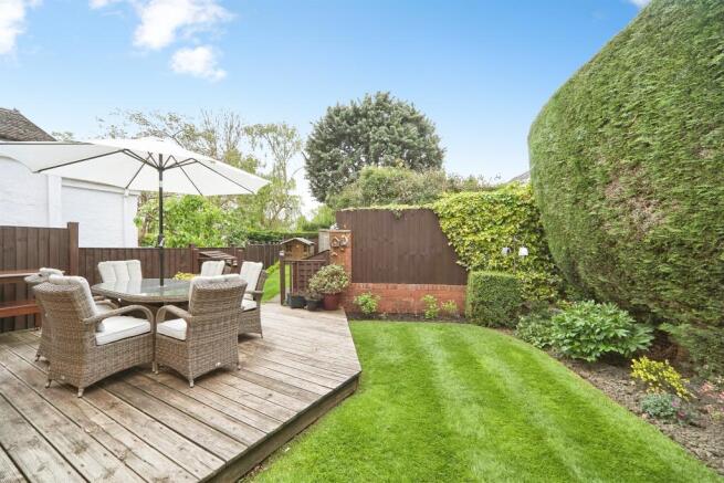4 bed Semi-Detached for sale Image 4