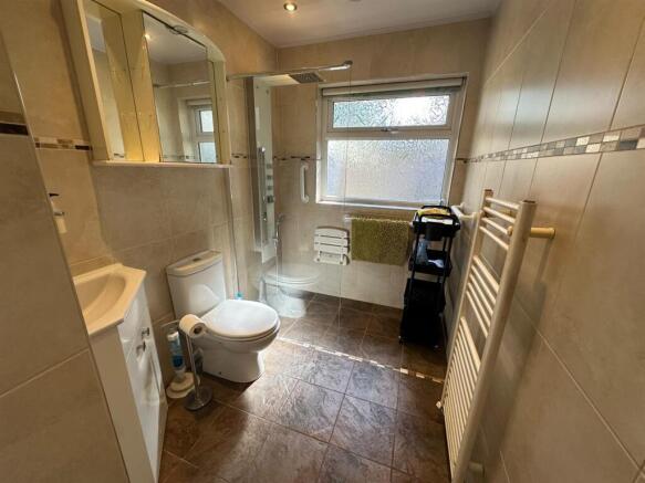 3 bed Bungalow to rent Image 8