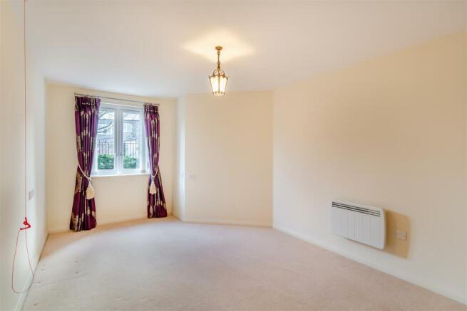 2 bed Apartment for sale Image 5