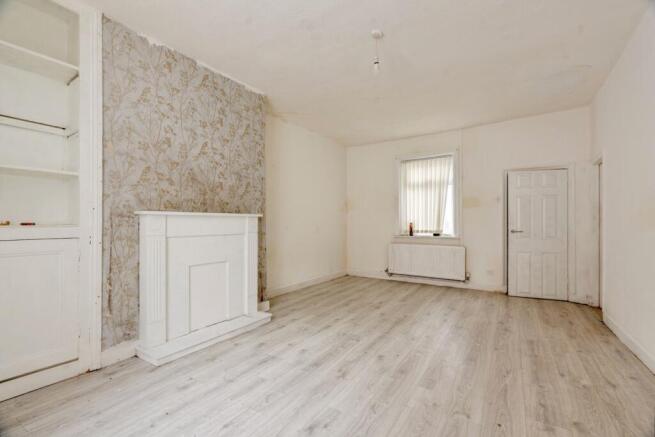3 bed House for sale Image 4