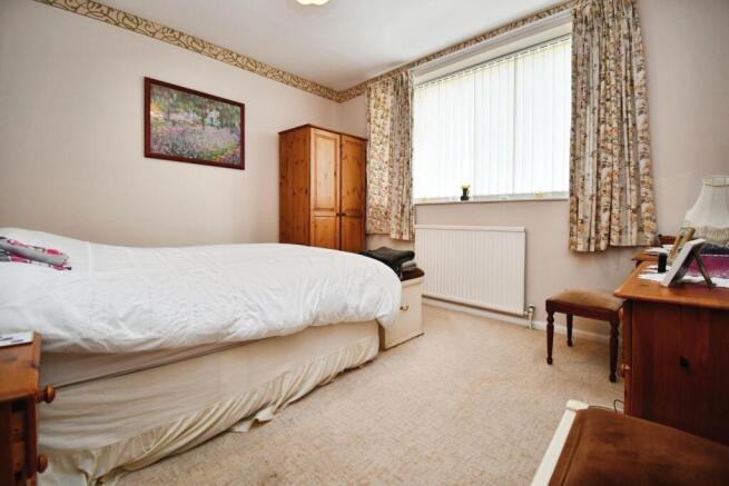 4 bed Semi-Detached Bungalow for sale Image 8