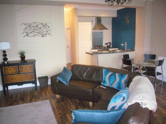 Lounge-Kitchen