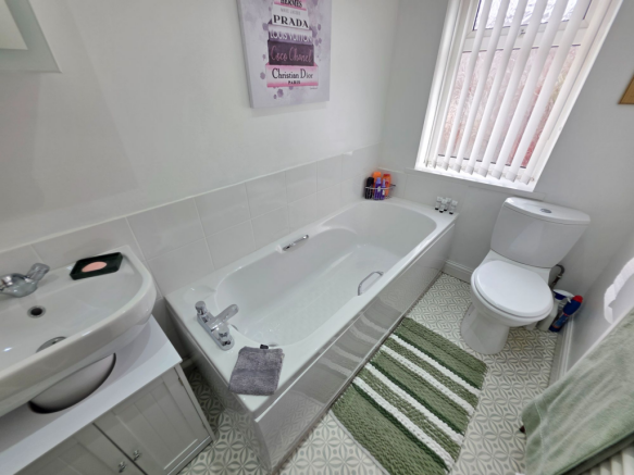 2 bed Terraced for sale Image 12