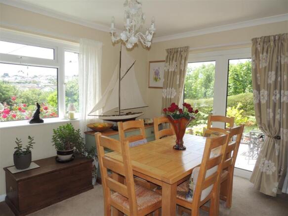 Dining Room:
