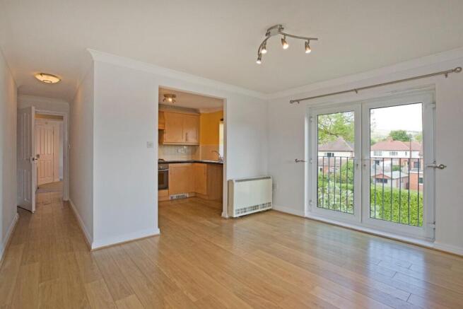 2 bed Apartment for sale Image 12