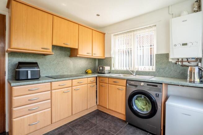 2 bed Detached Bungalow for sale Image 7