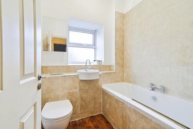 2 bed Apartment for sale Image 12