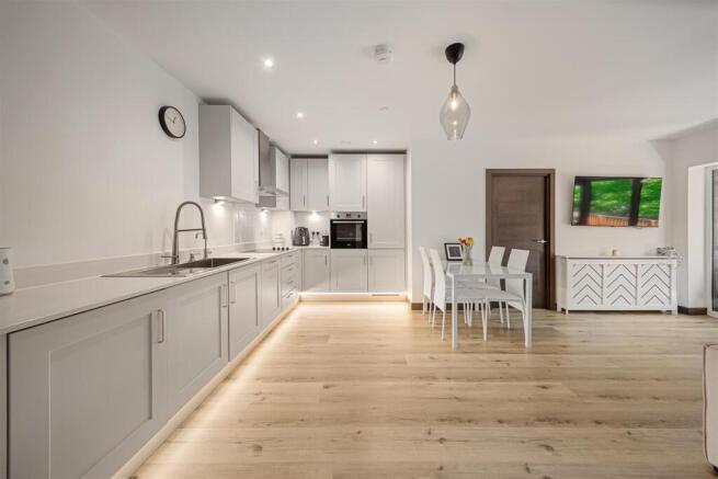 Eleanore House-09.jpg