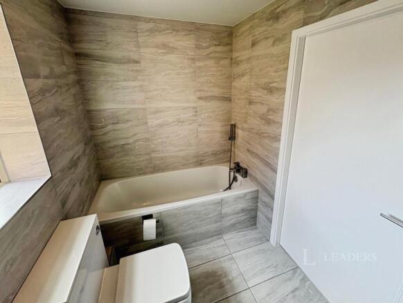 2 bed Flat to rent Image 7