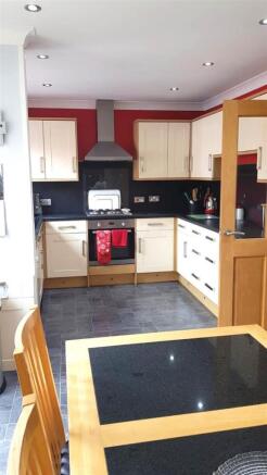Kitchen/ Dining Room