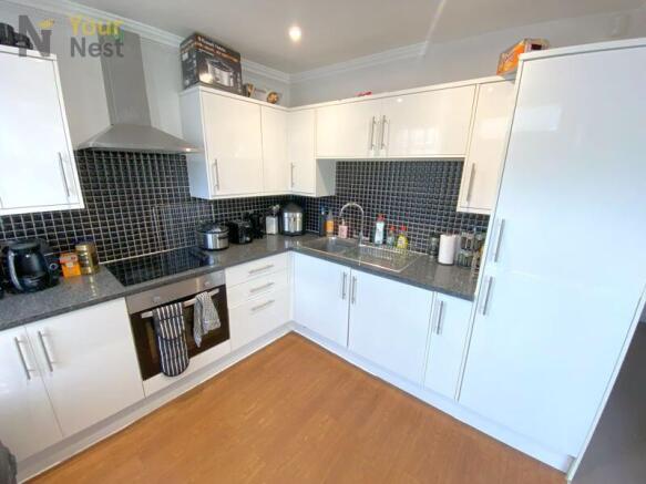3 bed House to rent Image 4