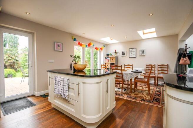 Kitchen/Dining Area