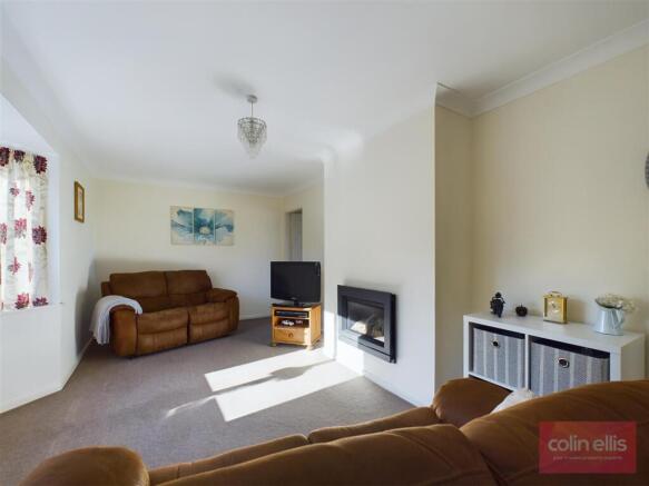2 bed Detached Bungalow for sale Image 5