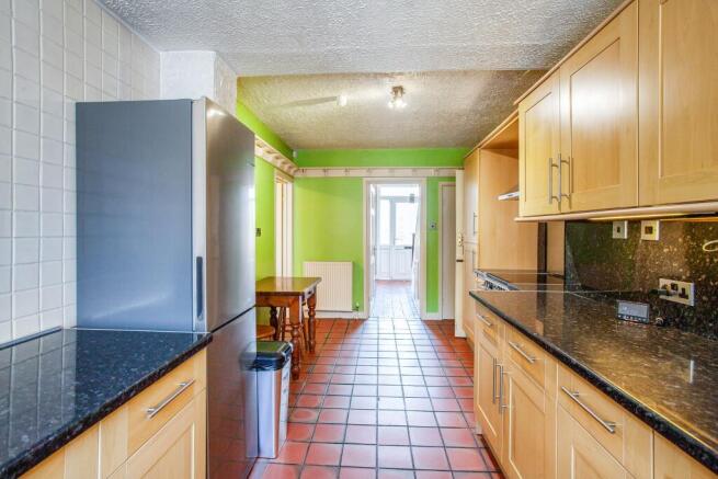 4 bed Semi-Detached for sale Image 7