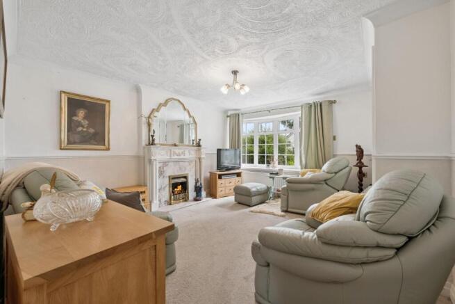 12 Ashfield Grove HDR-8 (with Fire).jpg