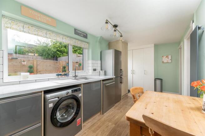 2 bed Terraced for sale Image 7