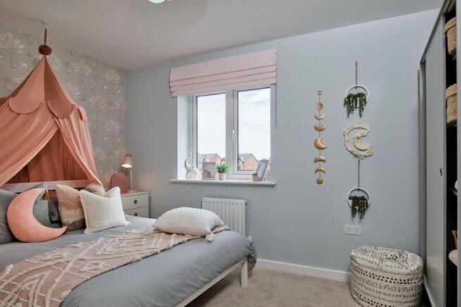 5 bed Detached for sale Image 7