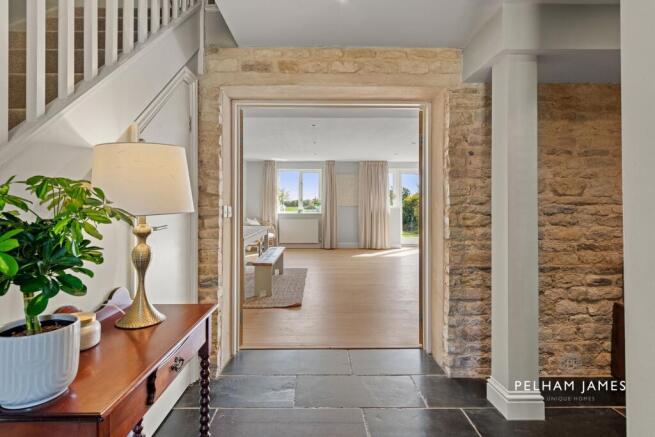 Entrance Hall, Paddock View, Haddon