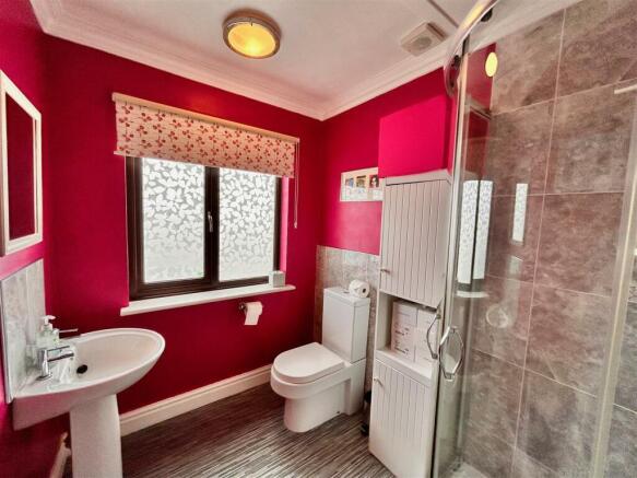 SHOWER ROOM